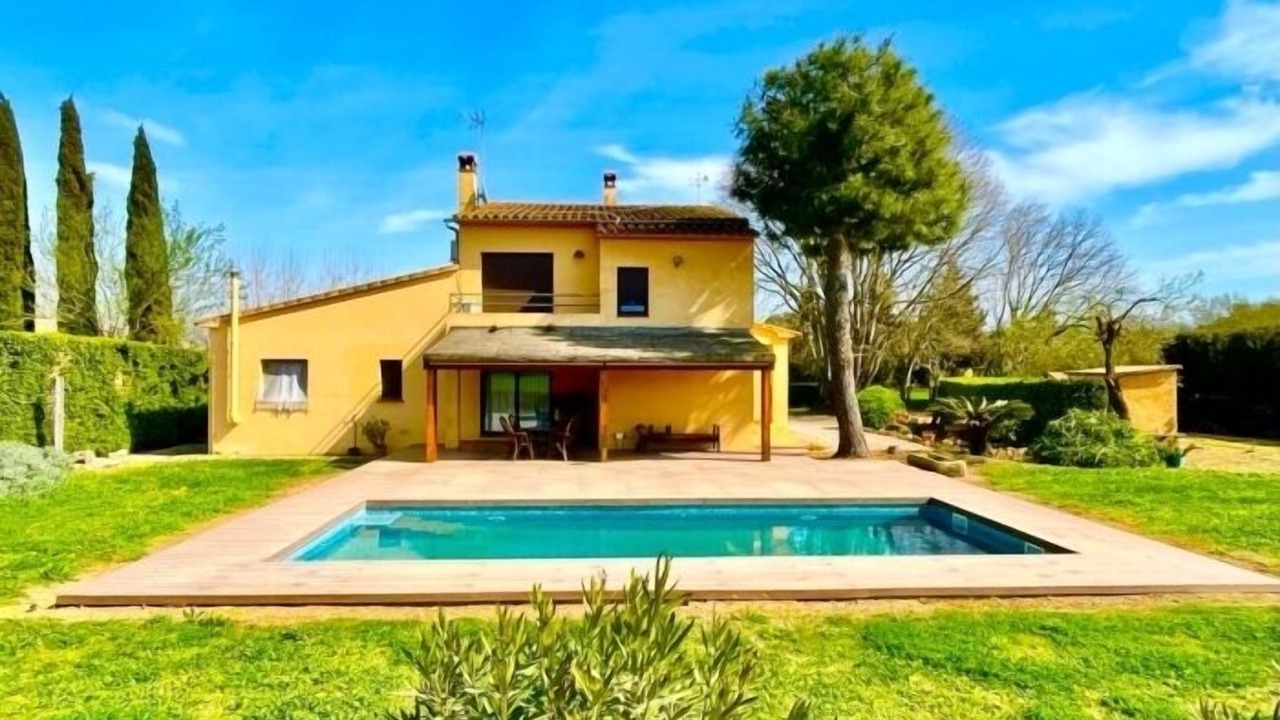 Photo of Outdoor in Peratallada