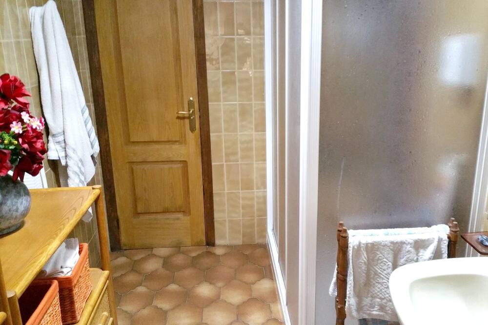 Photo of Bathroom in Tui
