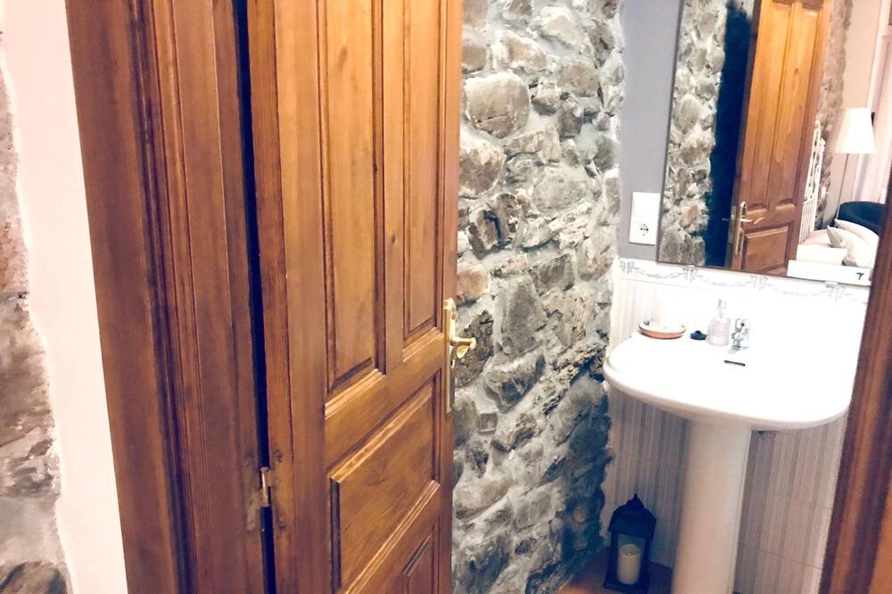 Photo of Bathroom in Molinaseca
