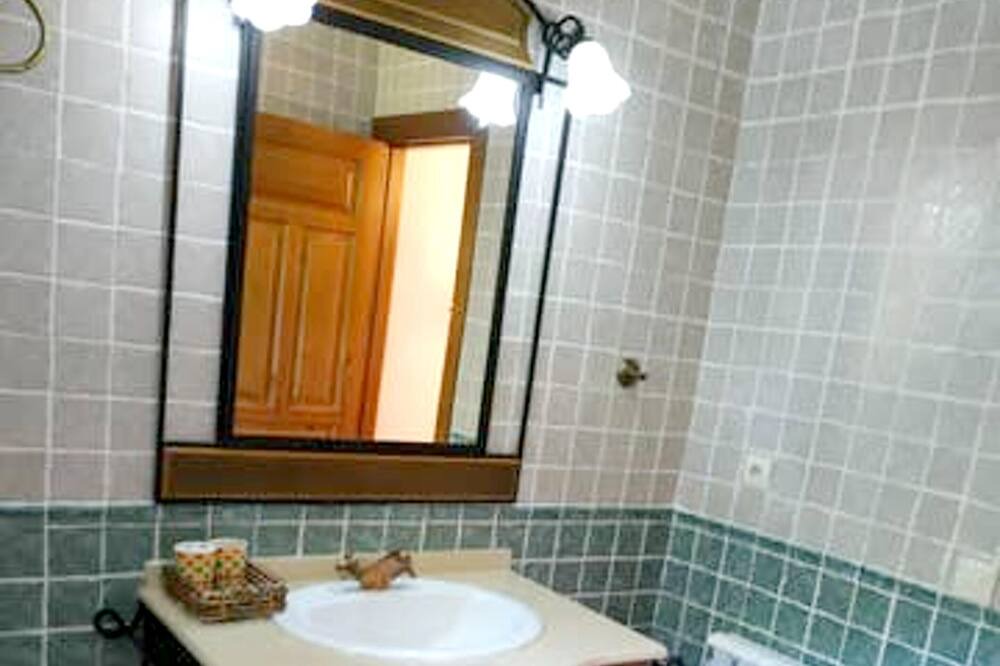 Photo of Bathroom in Riopar