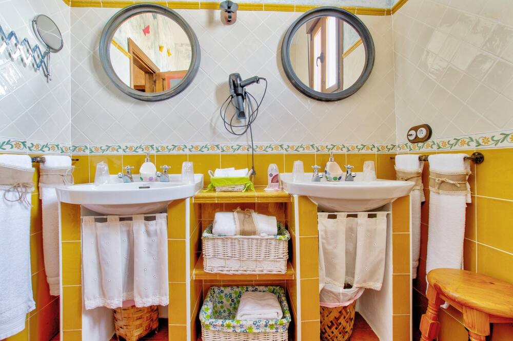 Photo of Bathroom in Ruidera