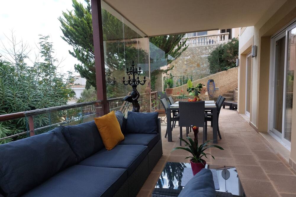 Photo of Patio Balcony in Cala Anguila-Cala Mendia