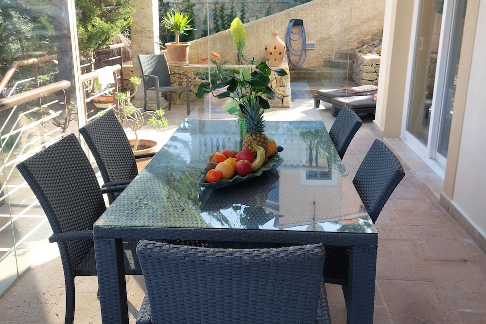 Photo of Patio Balcony in Cala Anguila-Cala Mendia
