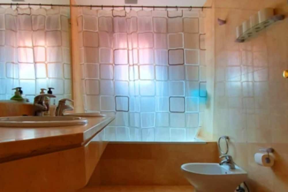 Photo of Bathroom in Justicia