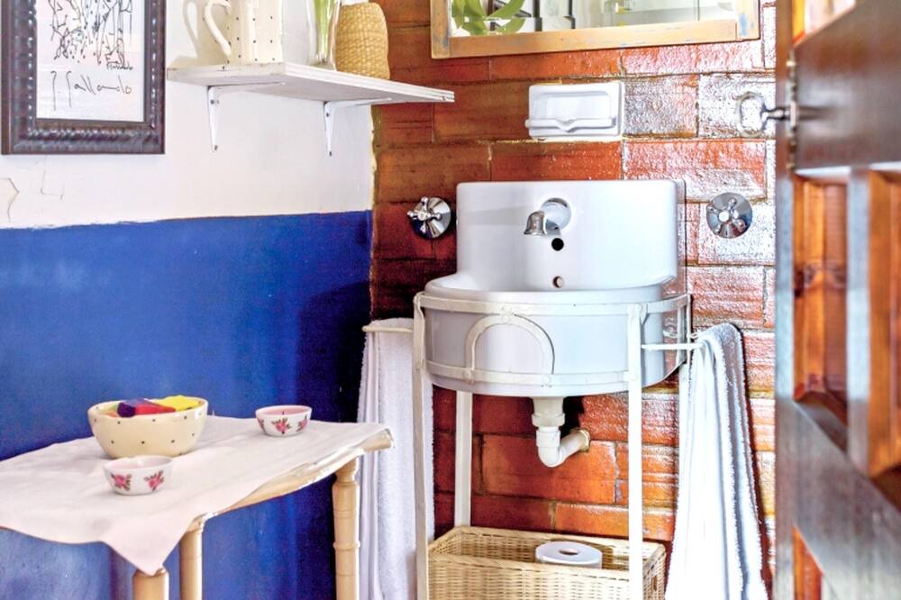 Photo of Bathroom in Domingo Garcia