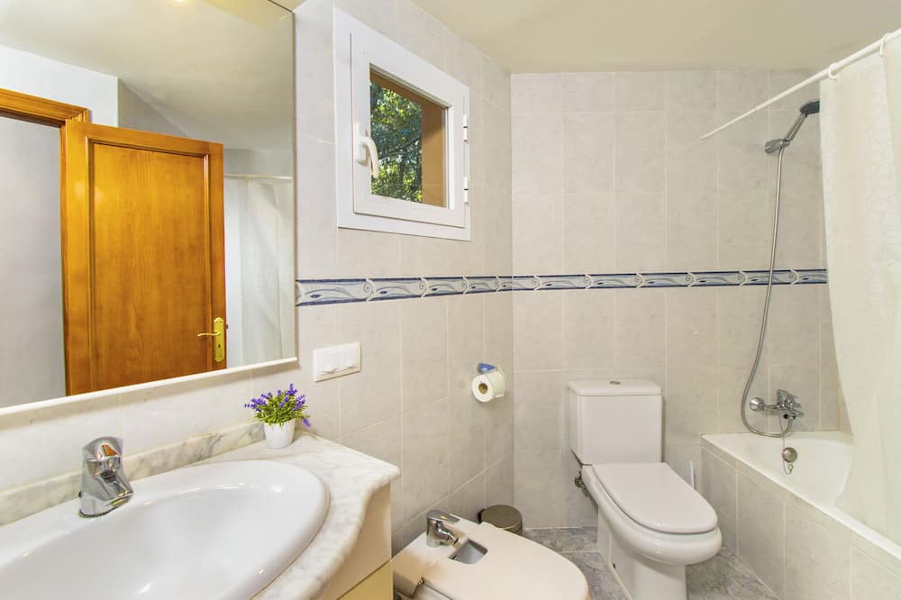 Photo of Bathroom in Crestatx