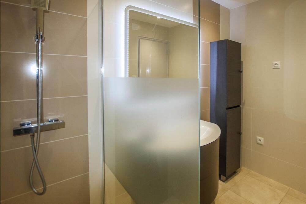 Photo of Bathroom in Laurac-en-Vivarais