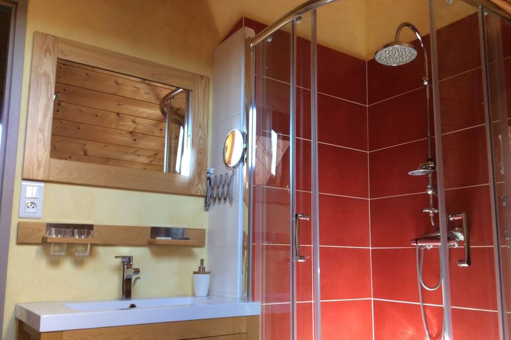 Photo of Bathroom in Hautecour