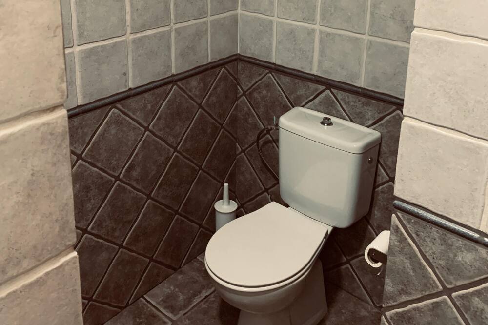 Photo of Bathroom in Porqueres
