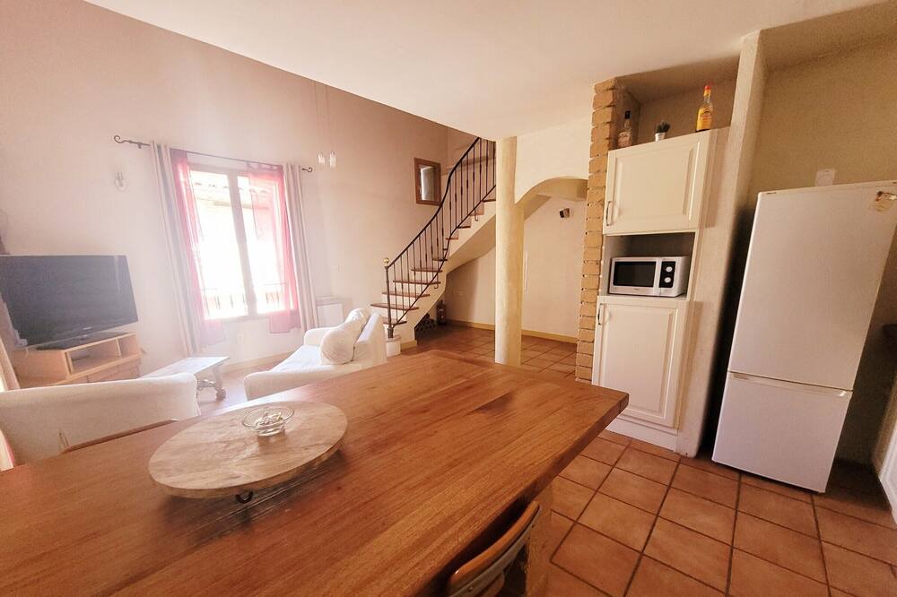 Photo of Kitchen in Chateauneuf-de-Gadagne