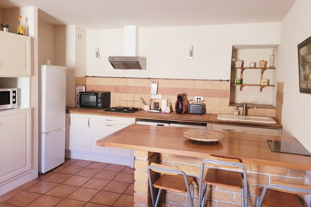 Photo of Kitchen in Chateauneuf-de-Gadagne