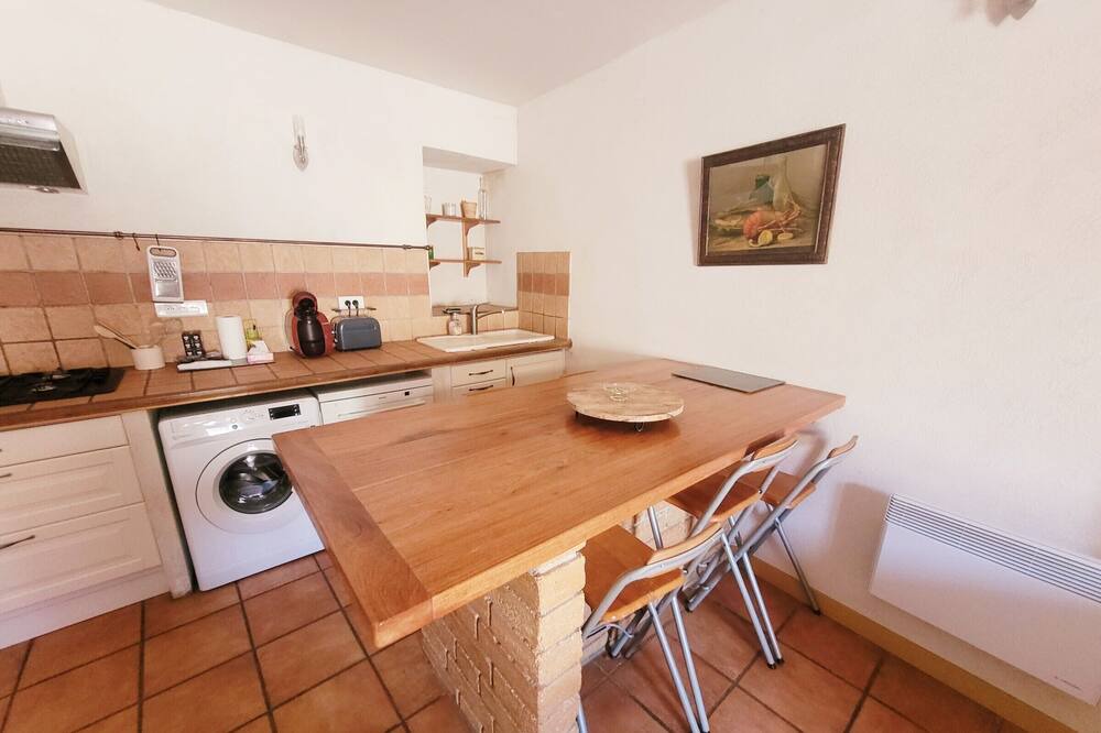 Photo of Kitchen in Chateauneuf-de-Gadagne