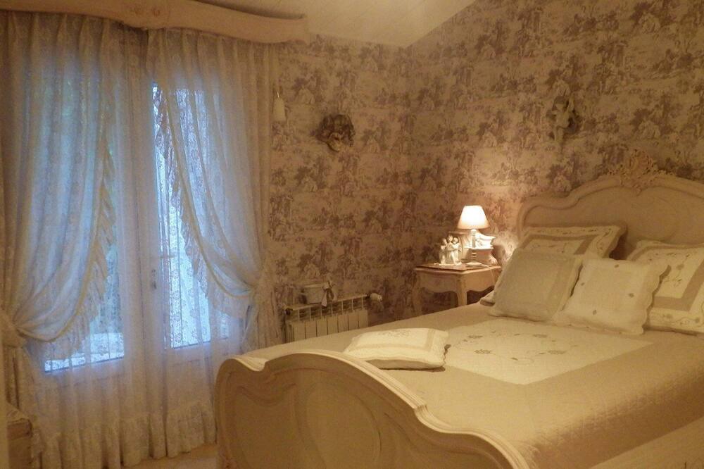 Photo of Bedroom in Sernhac
