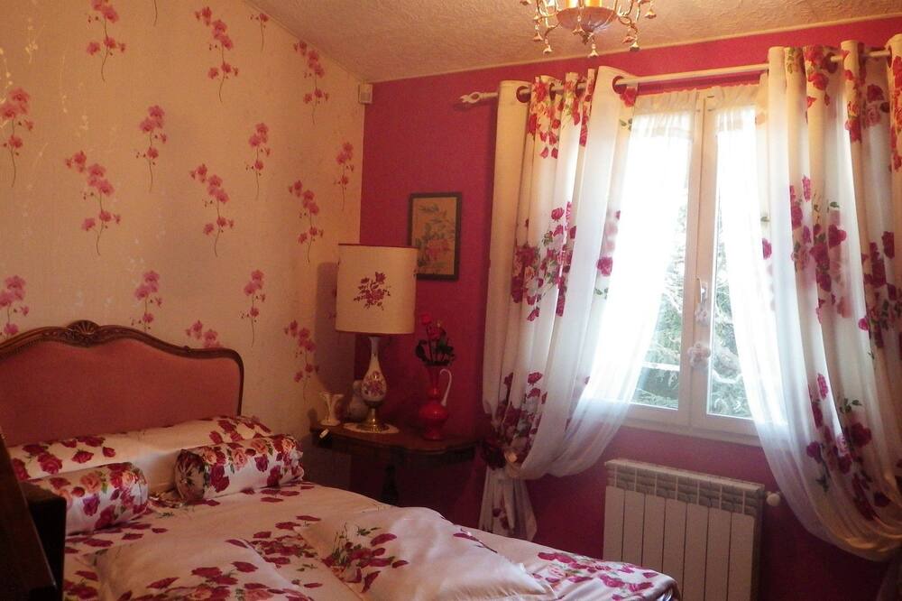 Photo of Bedroom in Sernhac