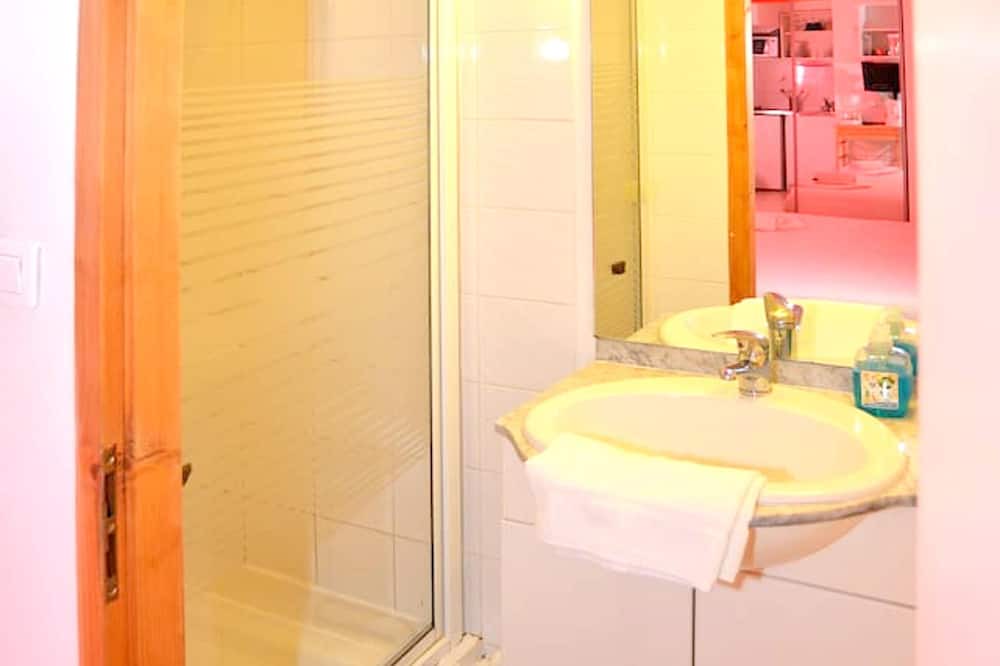 Photo of Bathroom in 2nd Arrondissement