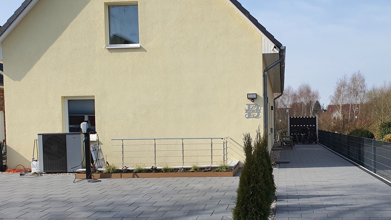 Photo of Outdoor in Russee - Hammer