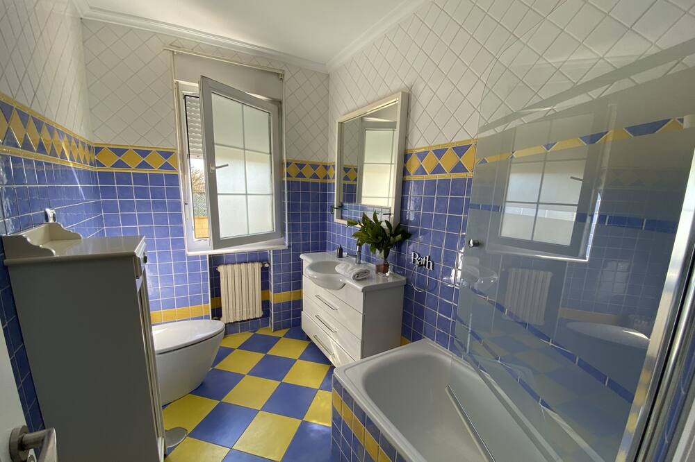 Photo of Bathroom in Santander