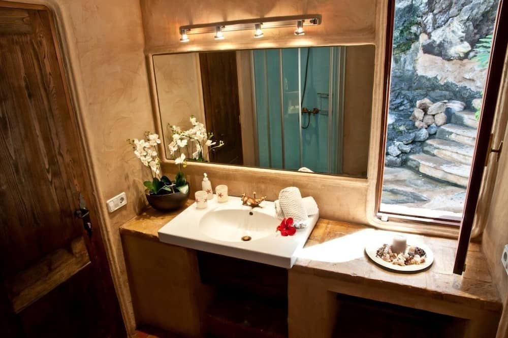 Photo of Bathroom in La Matanza de Acentejo