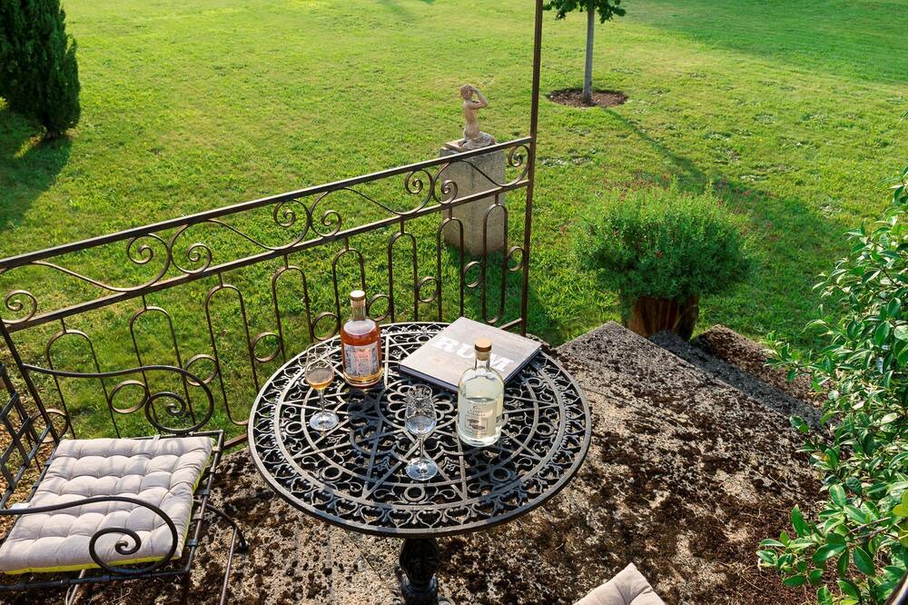 Photo of Patio Balcony in Costieres