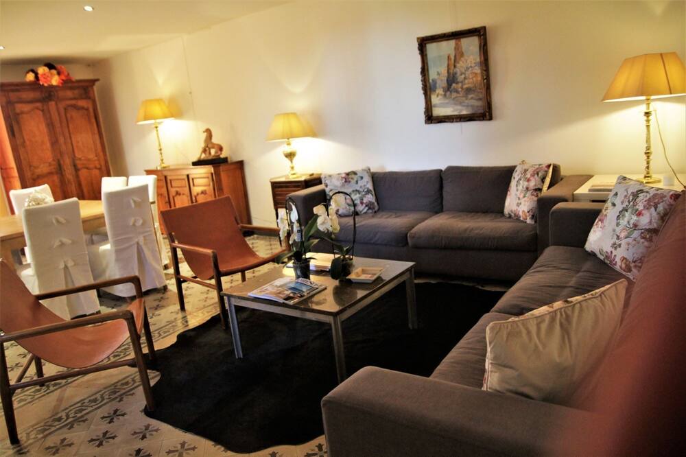 Photo of Livingroom in Costieres