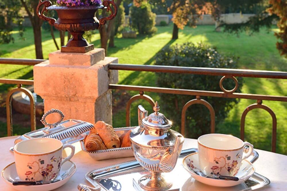 Photo of Patio Balcony in Costieres