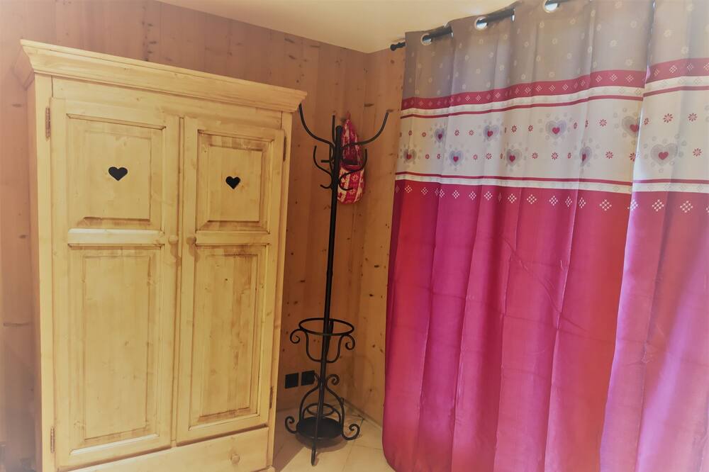 Photo of Bedroom in La Forge