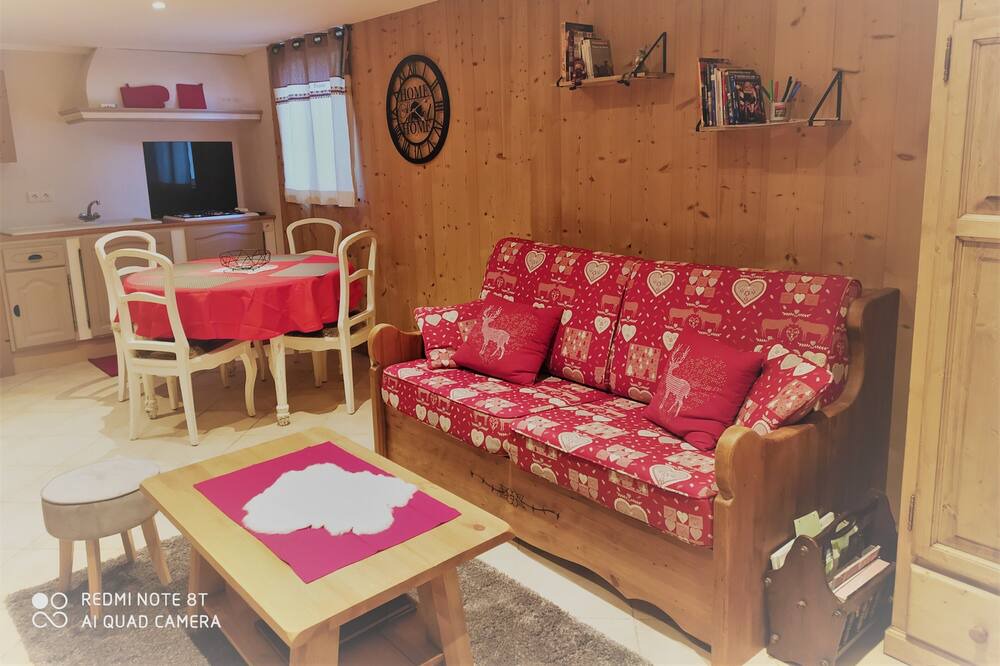 Photo of Livingroom in La Forge