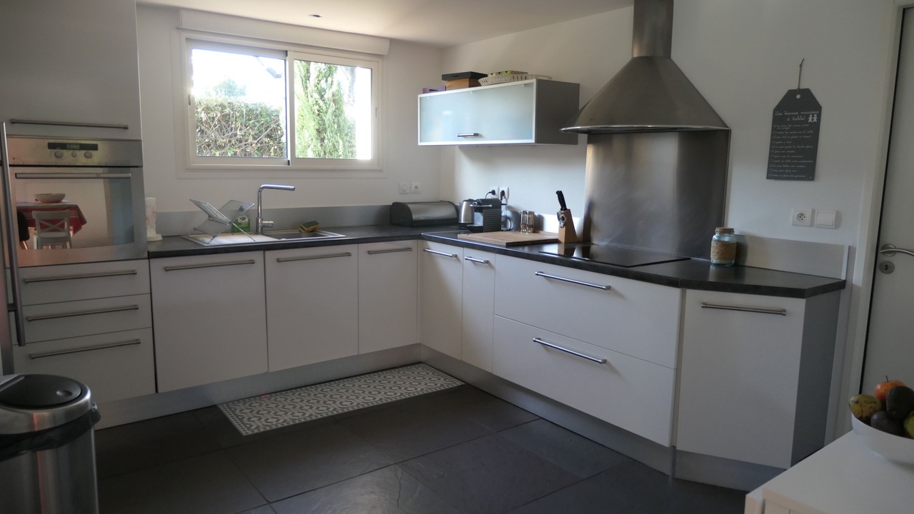 Photo of Kitchen in Bouc-Bel-Air