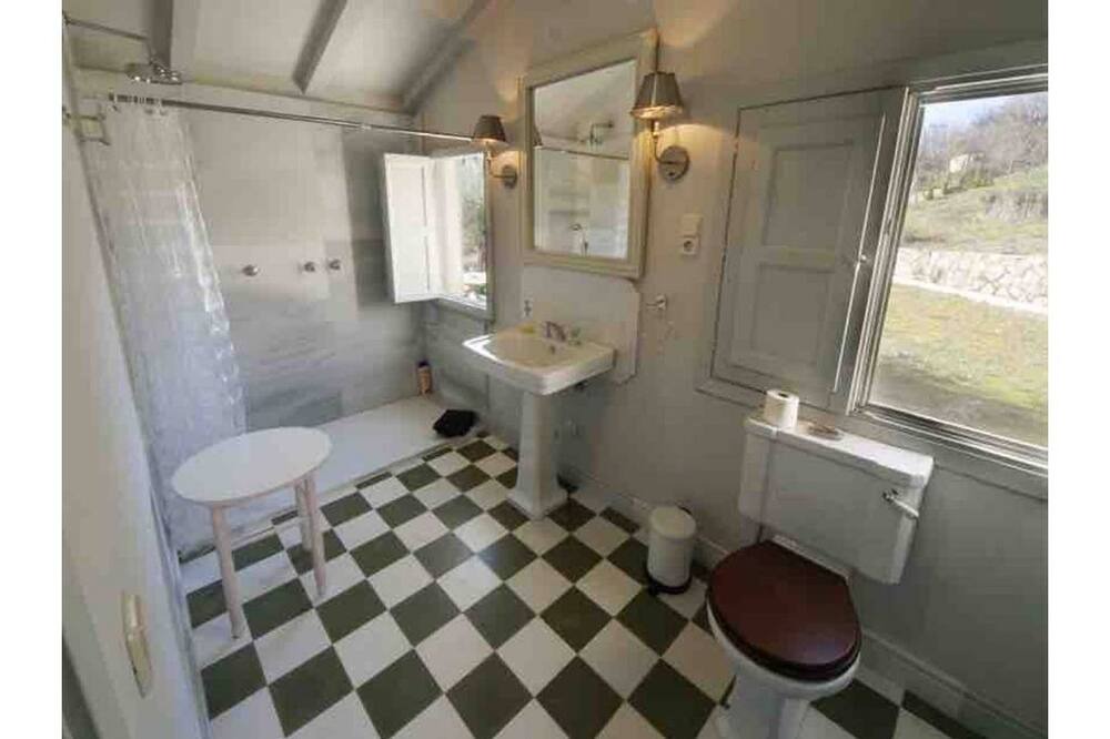 Photo of Bathroom in Candeleda