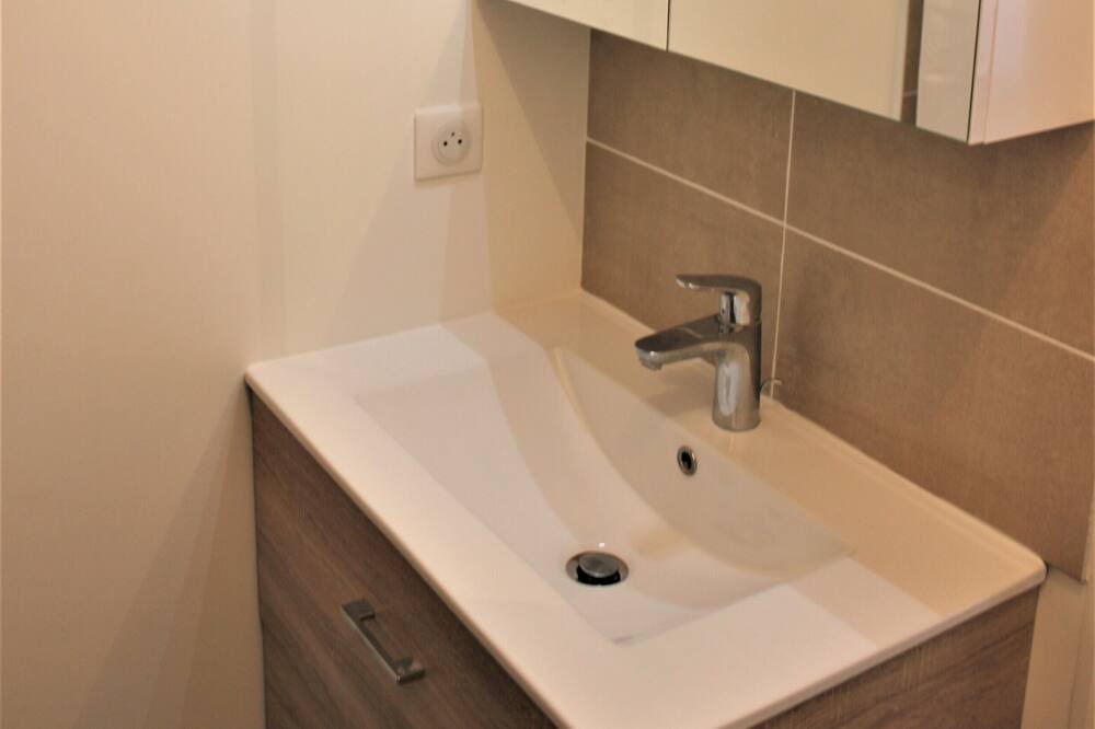 Photo of Bathroom in Cessy