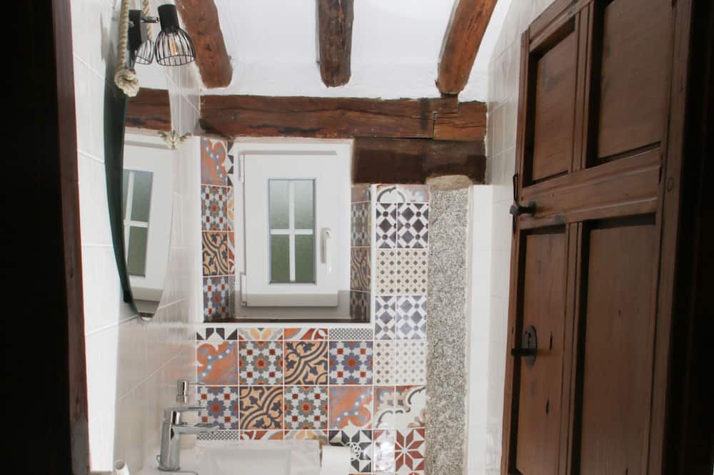 Photo of Bathroom in Orgaz