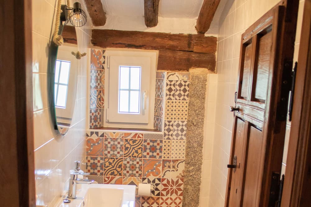 Photo of Bathroom in Orgaz