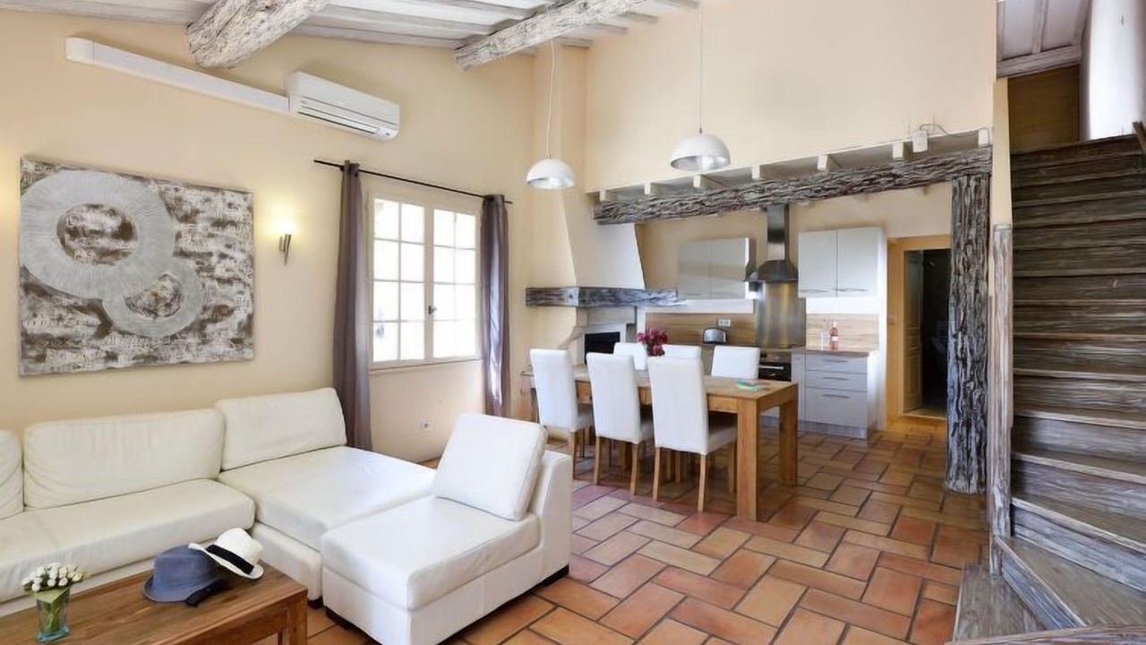 Photo of Livingroom in Paradou