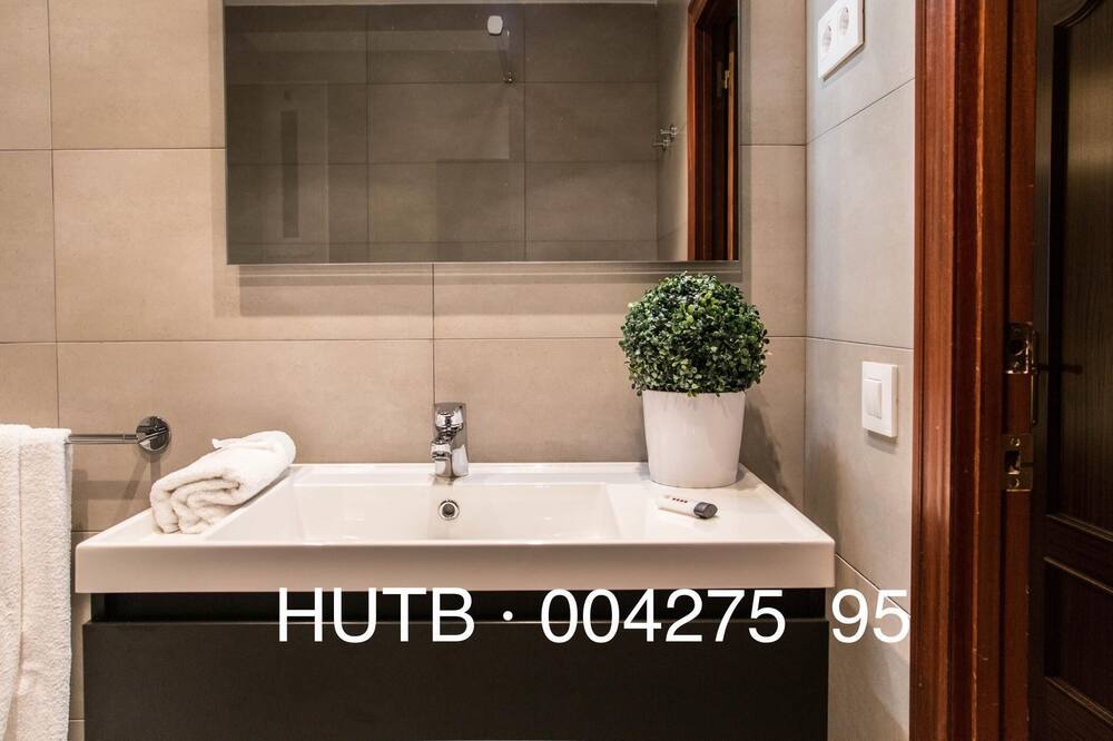 Photo of Bathroom in La Maternitat i Sant Ramon