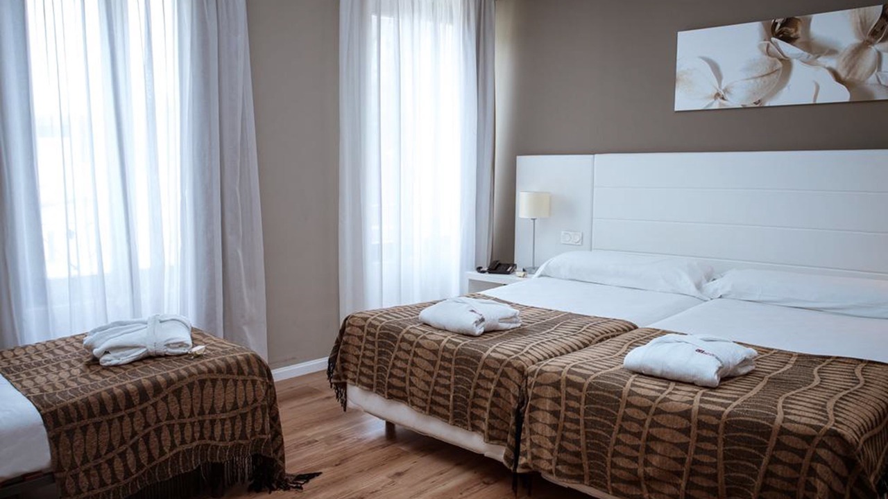 Photo of Bedroom in Alhama de Aragon