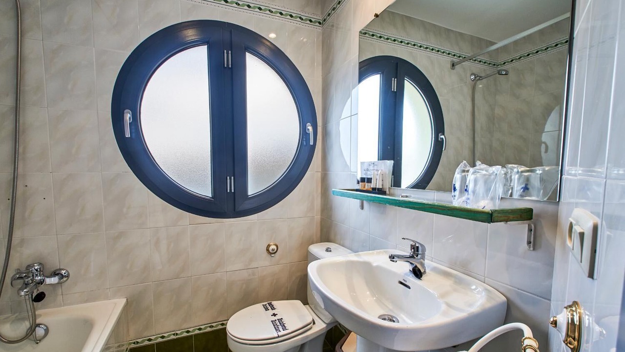 Photo of Bathroom in Madrona