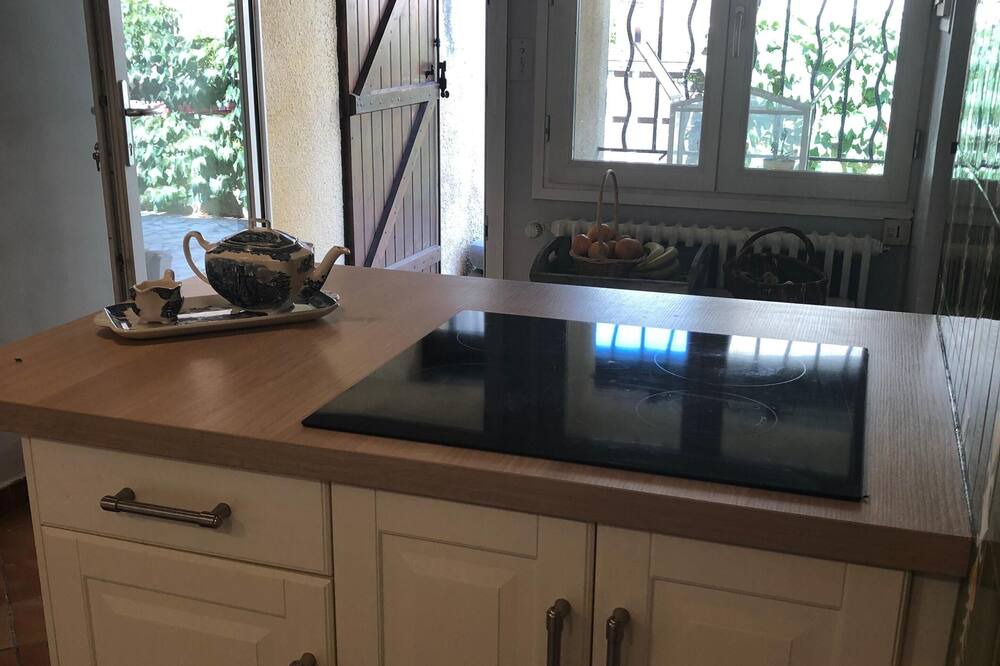 Photo of Kitchen in Saint-Maximin