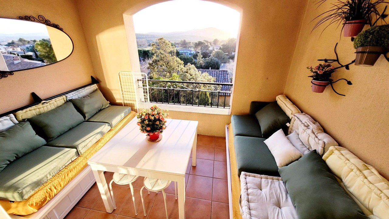 Photo of Outdoor in Pont Royal