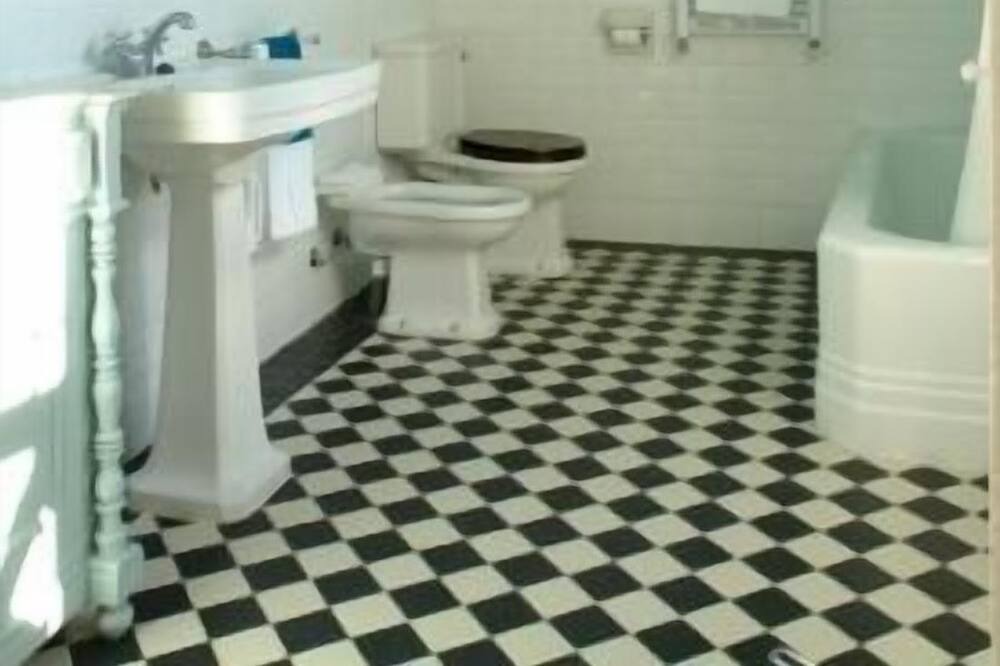 Photo of Bathroom in Salmeron
