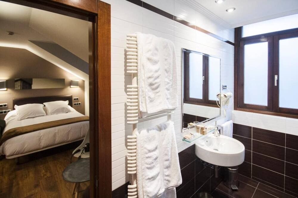 Photo of Bathroom in Ferrera