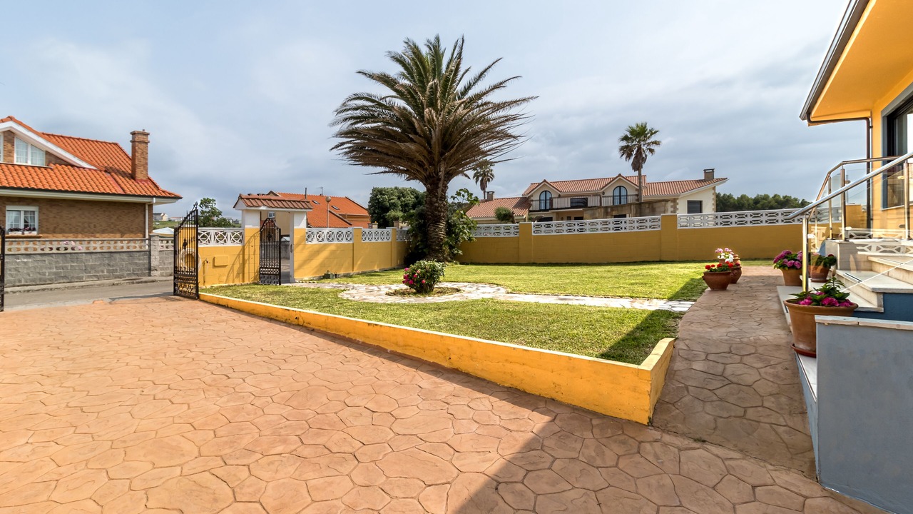 Photo of Patio Balcony in Suances