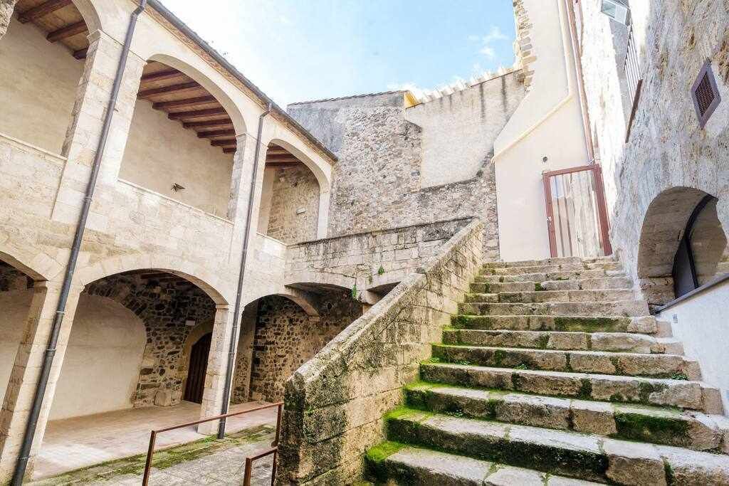 Photo of Others in Besalu