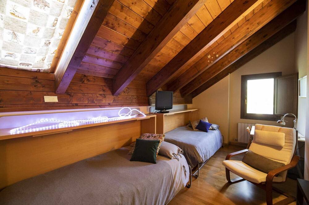 Photo of Bedroom in Linsoles