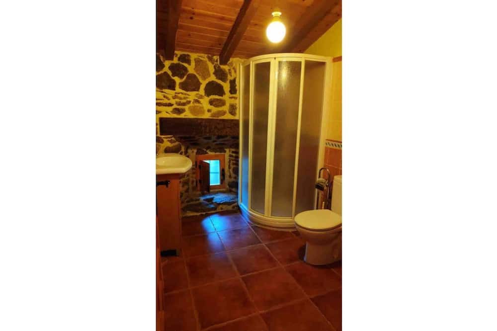 Photo of Bathroom in Navalmahillo
