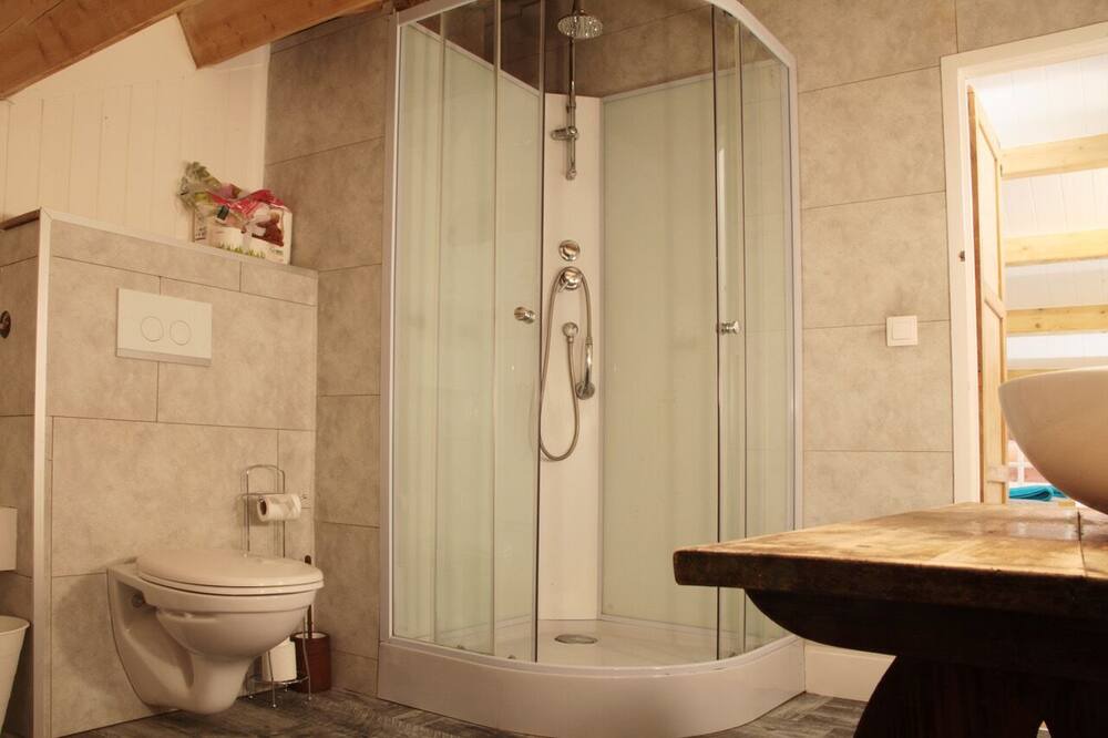 Photo of Bathroom in Premanon