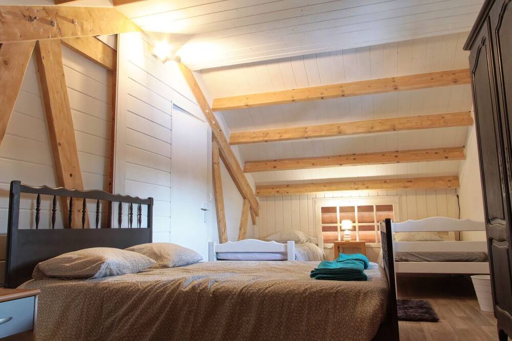 Photo of Bedroom in Premanon