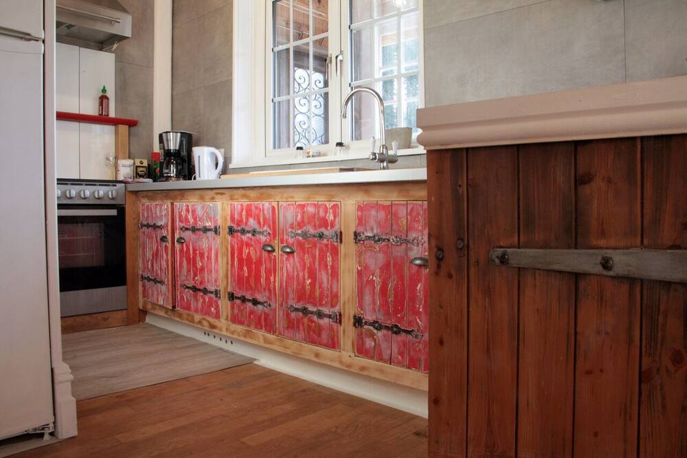 Photo of Kitchen in Premanon