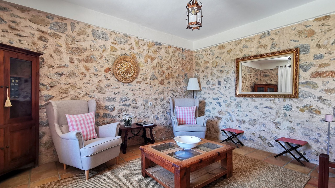 Photo of Livingroom in Establiments