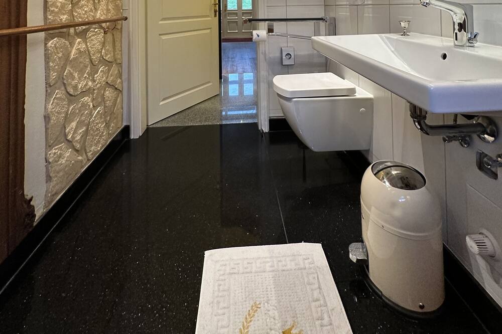 Photo of Bathroom in Neufeld