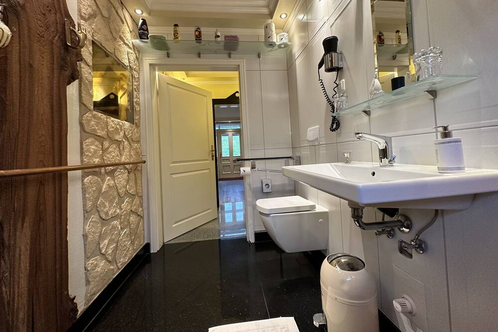 Photo of Bathroom in Neufeld